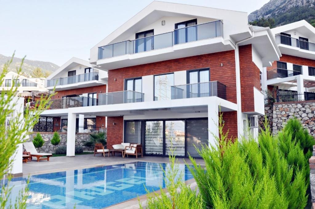 Prestige E - 4 Bedroom Private In Ovacik Villa