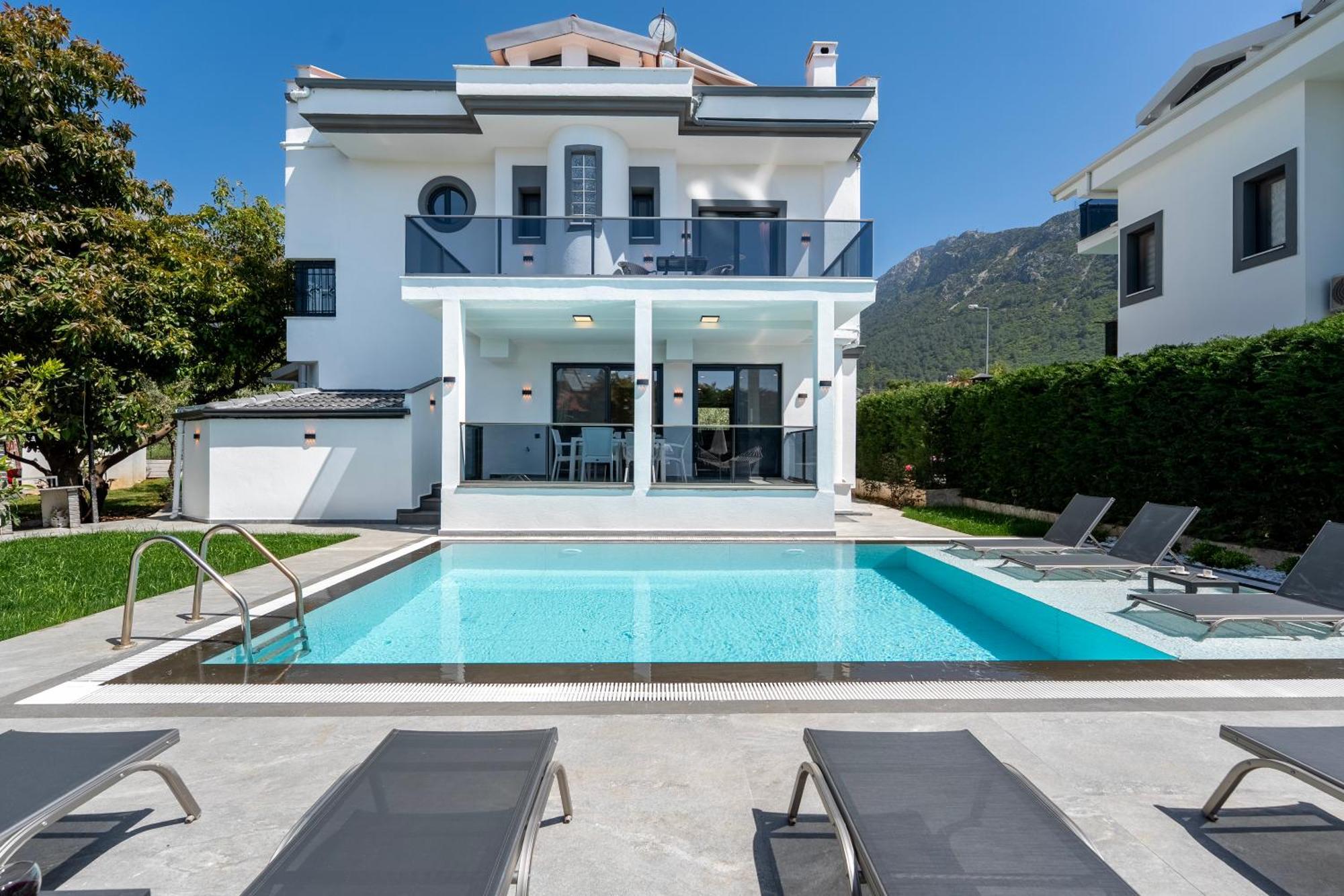 Luxury In The Center Of Hisaronu Villa *