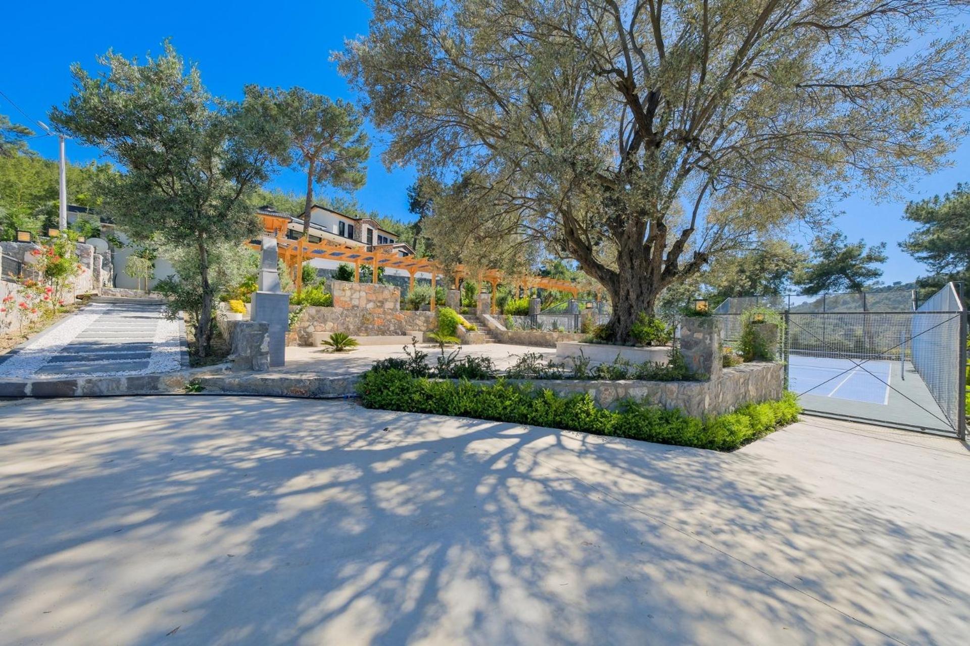 Sharapova Villa *