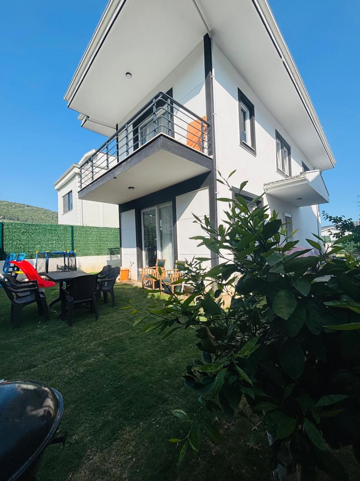 Villa *