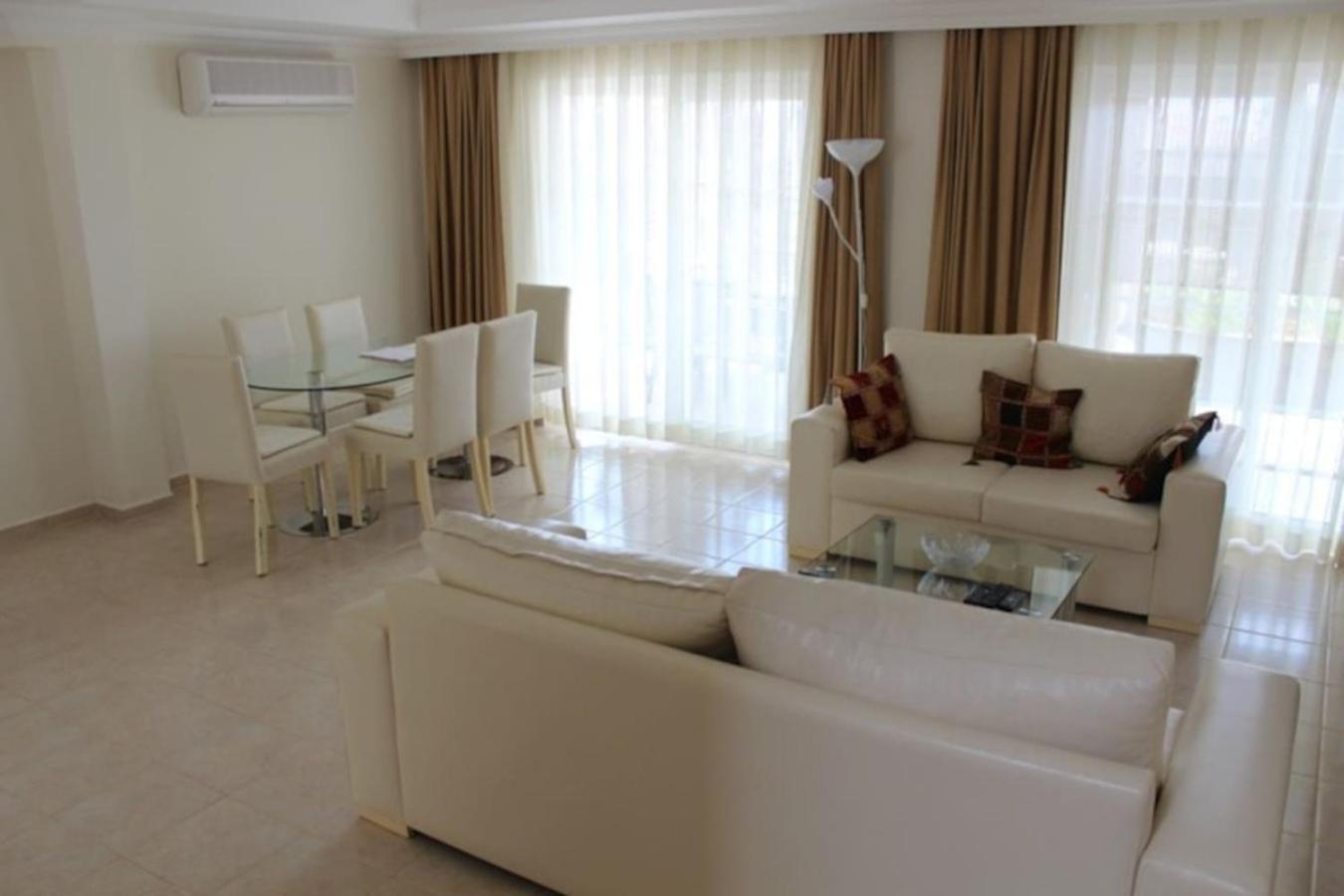 Emerald 9, Large 3 Bed, 3 Ensuite *