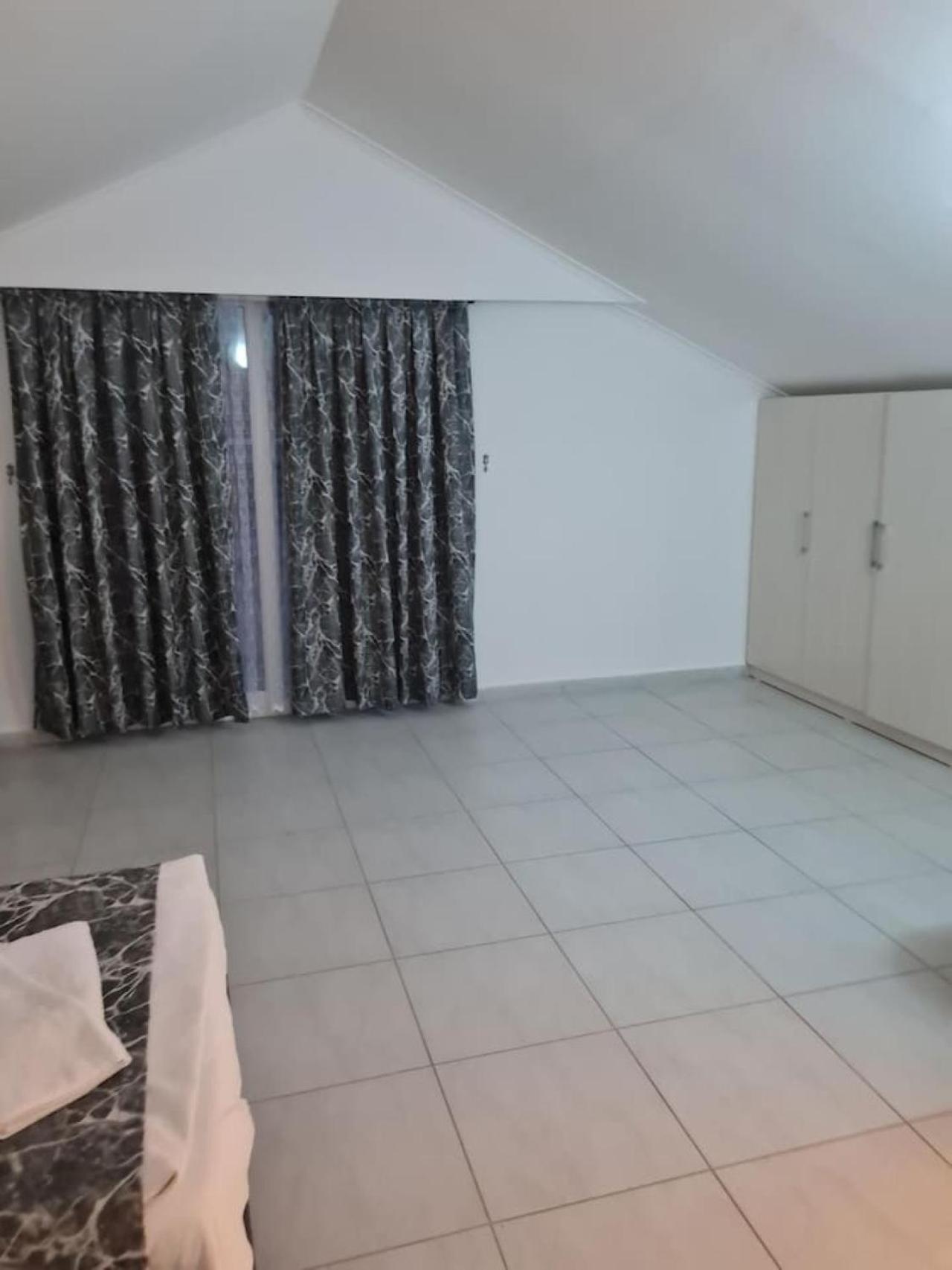 Orka Valley E.5 Holiday home *