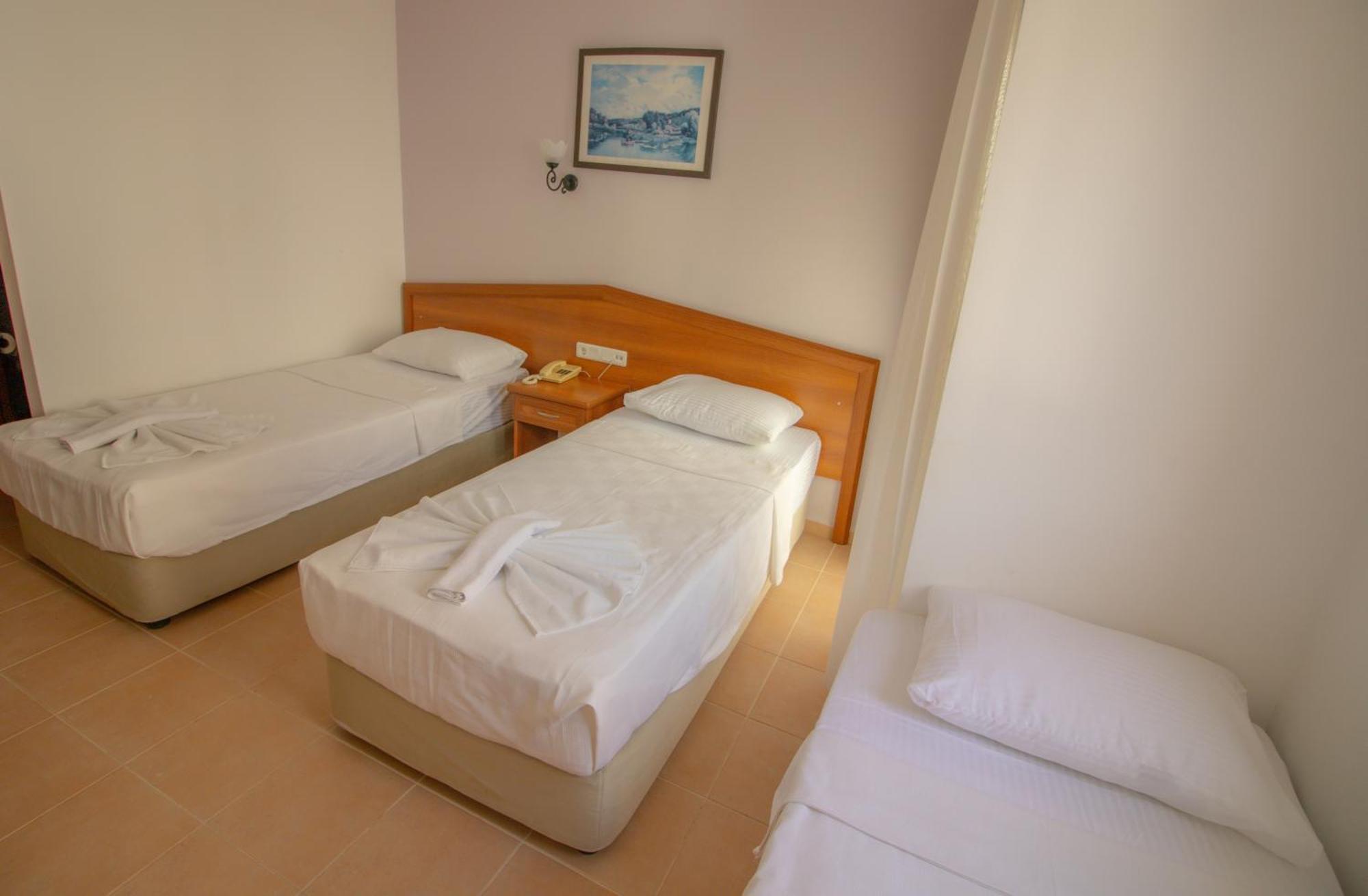 Celeste Hotel *
