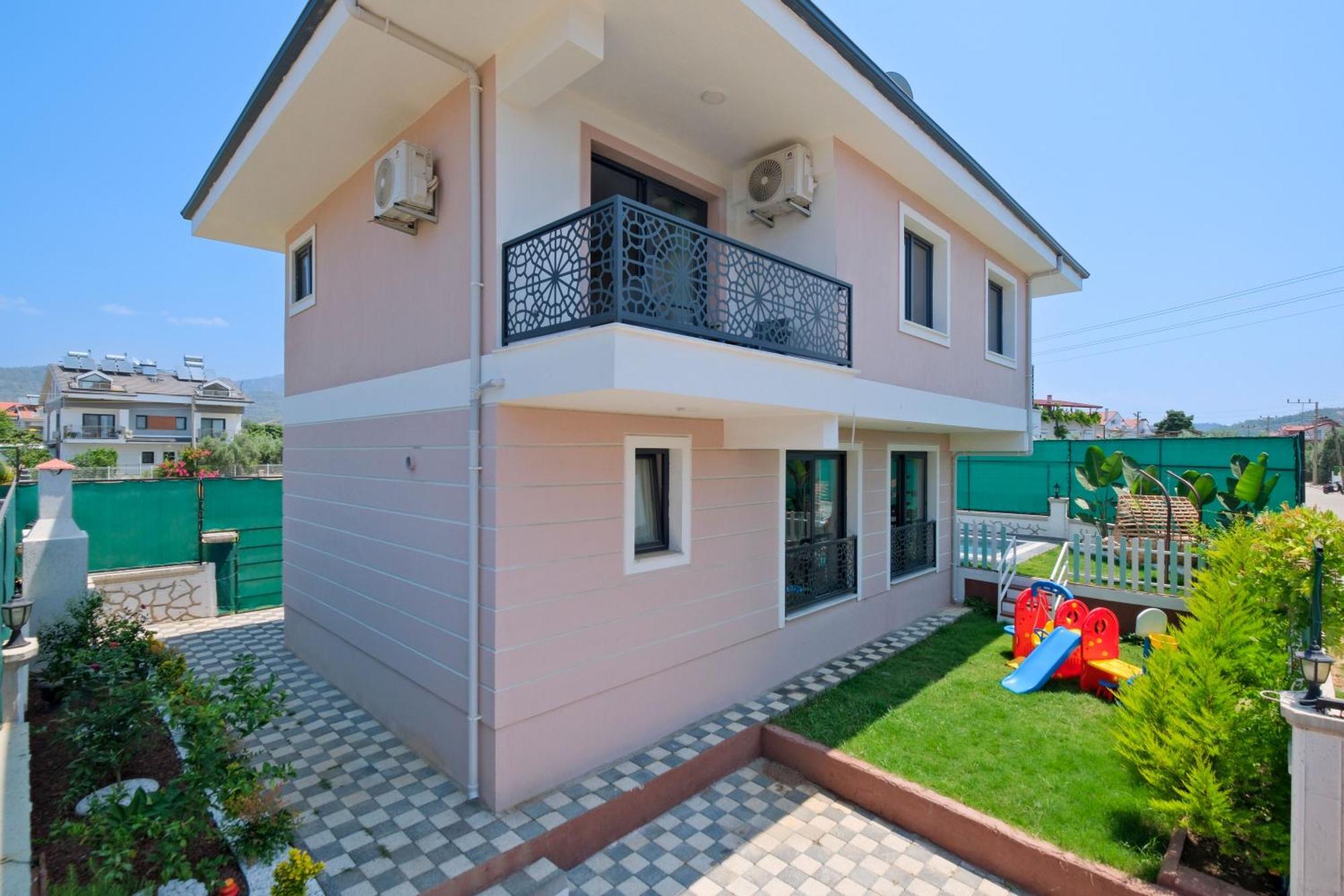 Villa Efems *