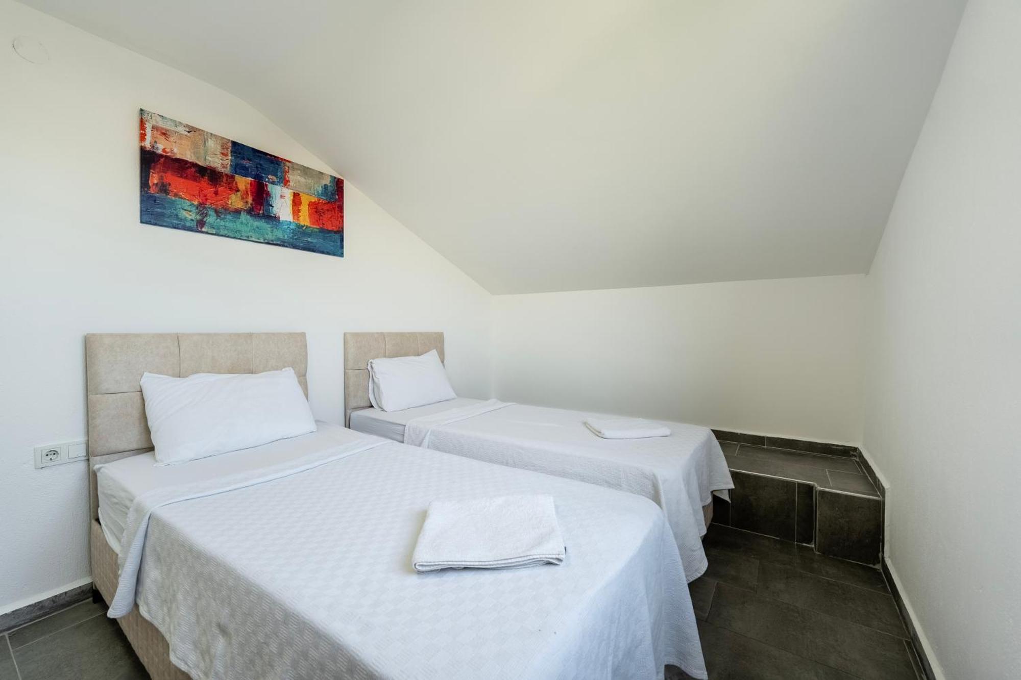 Atli Apartment *