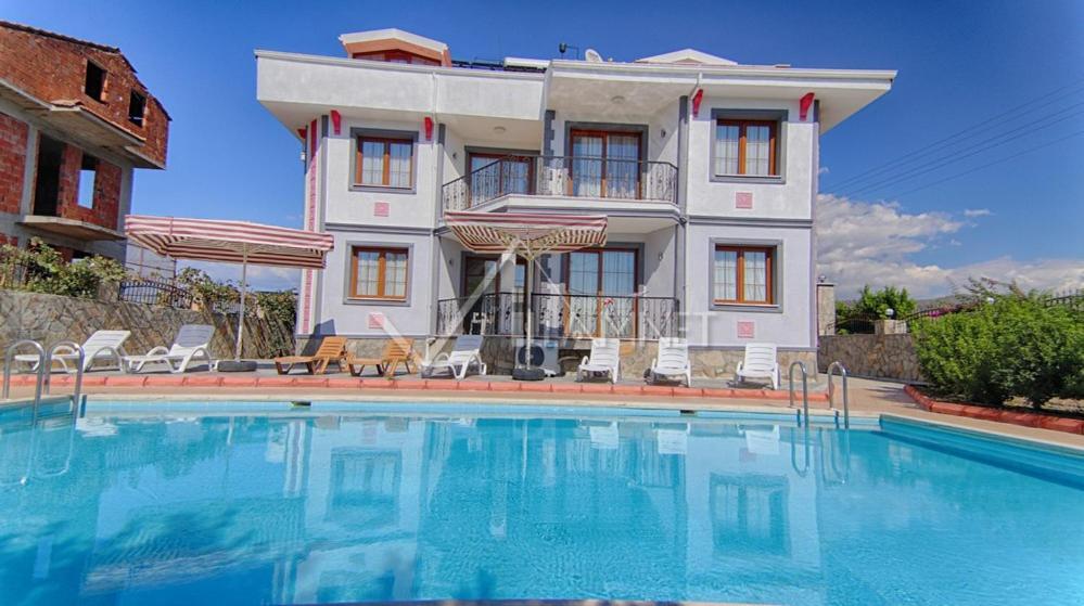 For 14 With Private Pool In Calis,