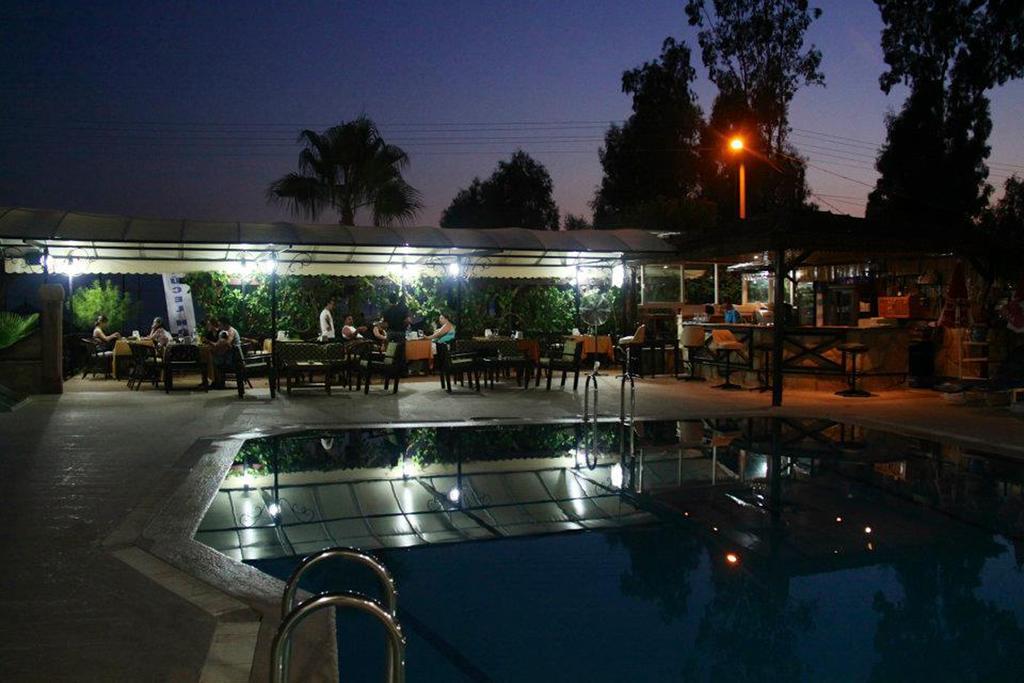 Yuecel Hotel