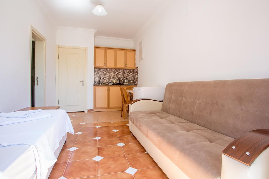 Aparthotel Anna 3*