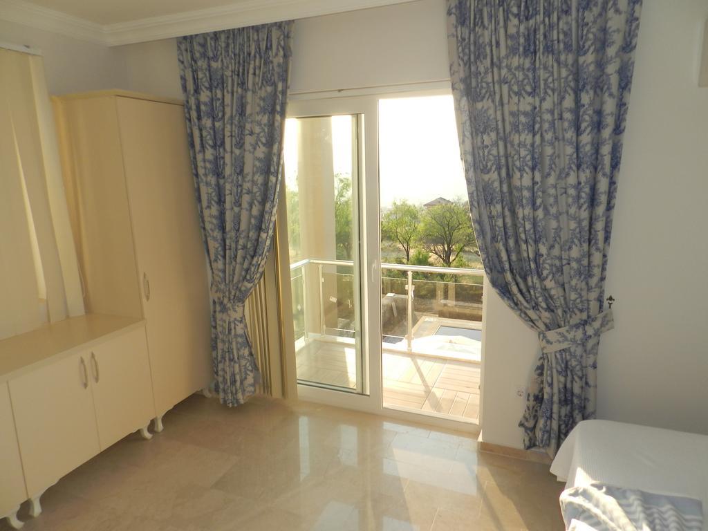 Villa New Age Oleander And Meander