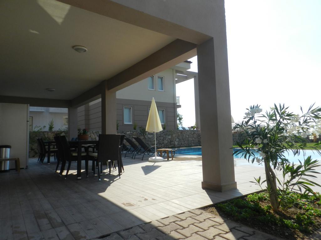 Villa New Age Oleander And Meander
