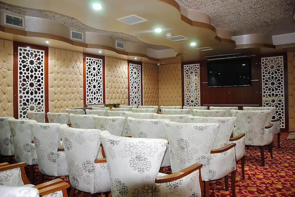 Malahit Exclusive 2*