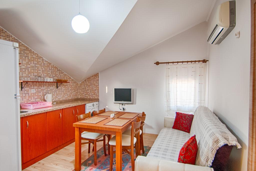 Aparthotel Burak Apart *