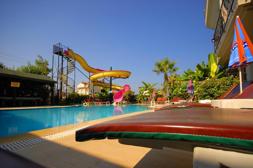 Melek Apart