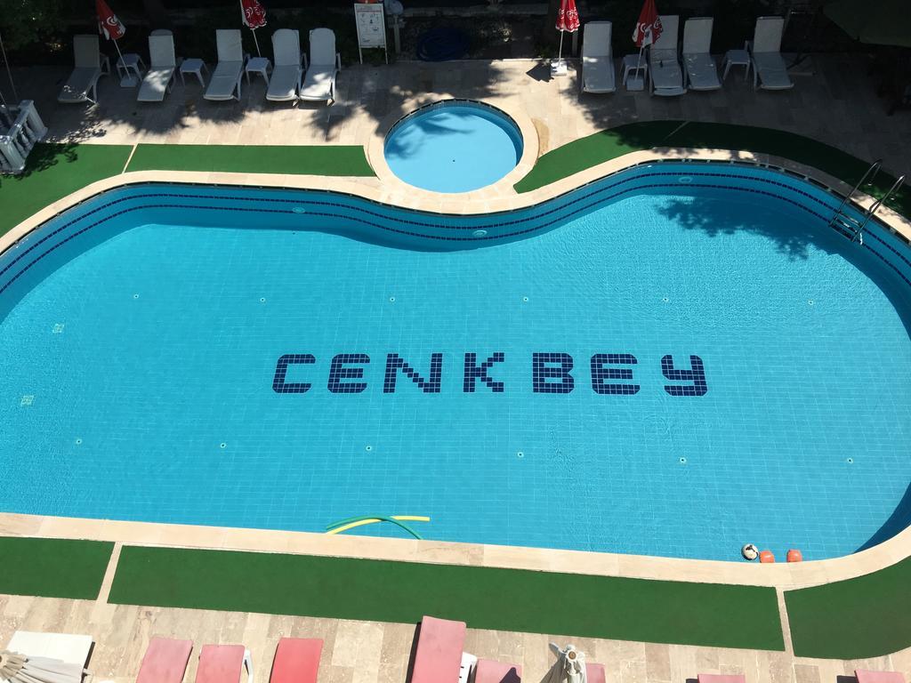 Cenk Bey