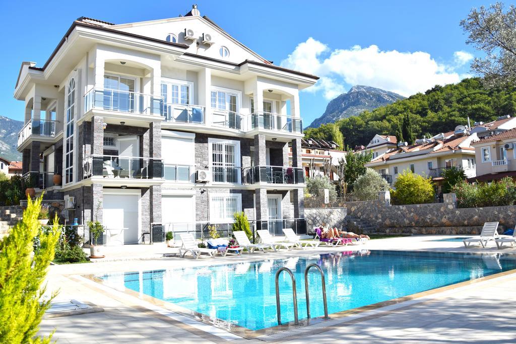 Fortress Park E4 Holiday home