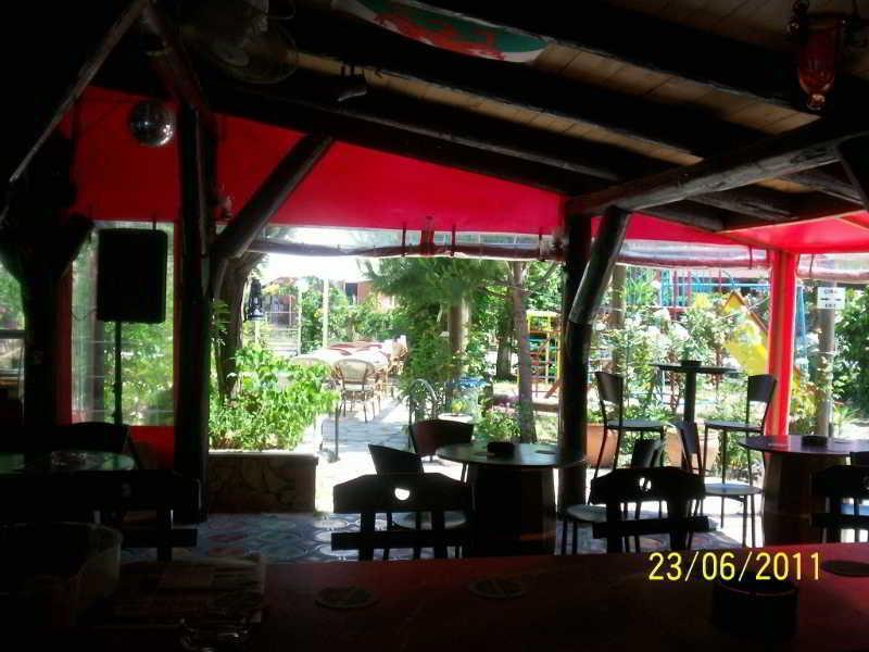 Anna Aparthotel 3*