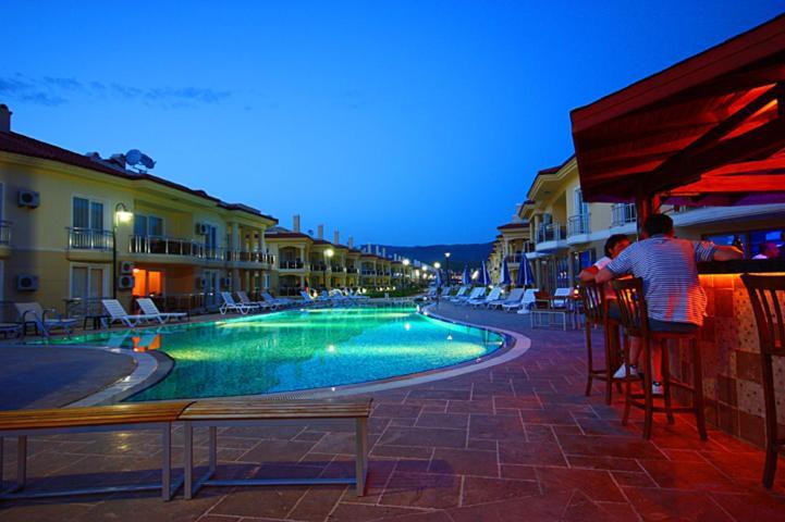 Sunset Beach Club *