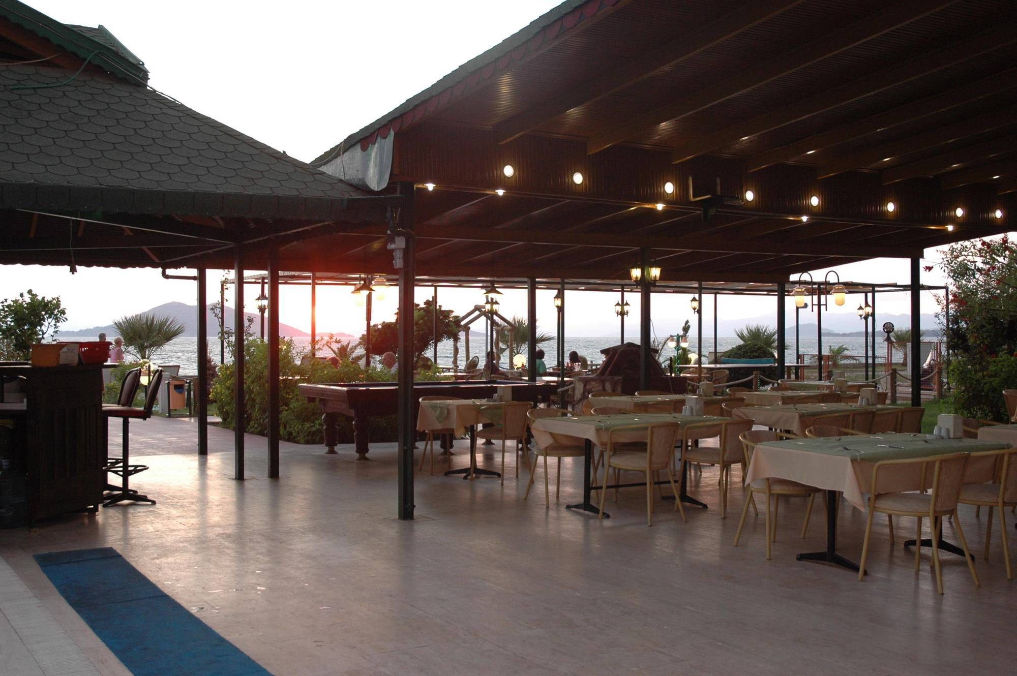 Ceren Hotel 2*
