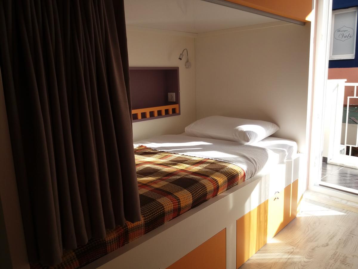 Sakura Hostel *