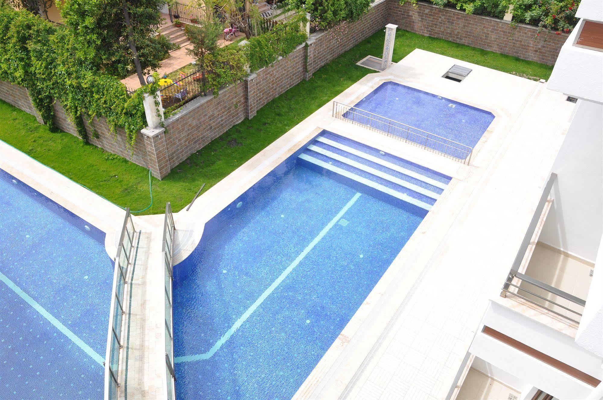 Malahit Exclusive 2*