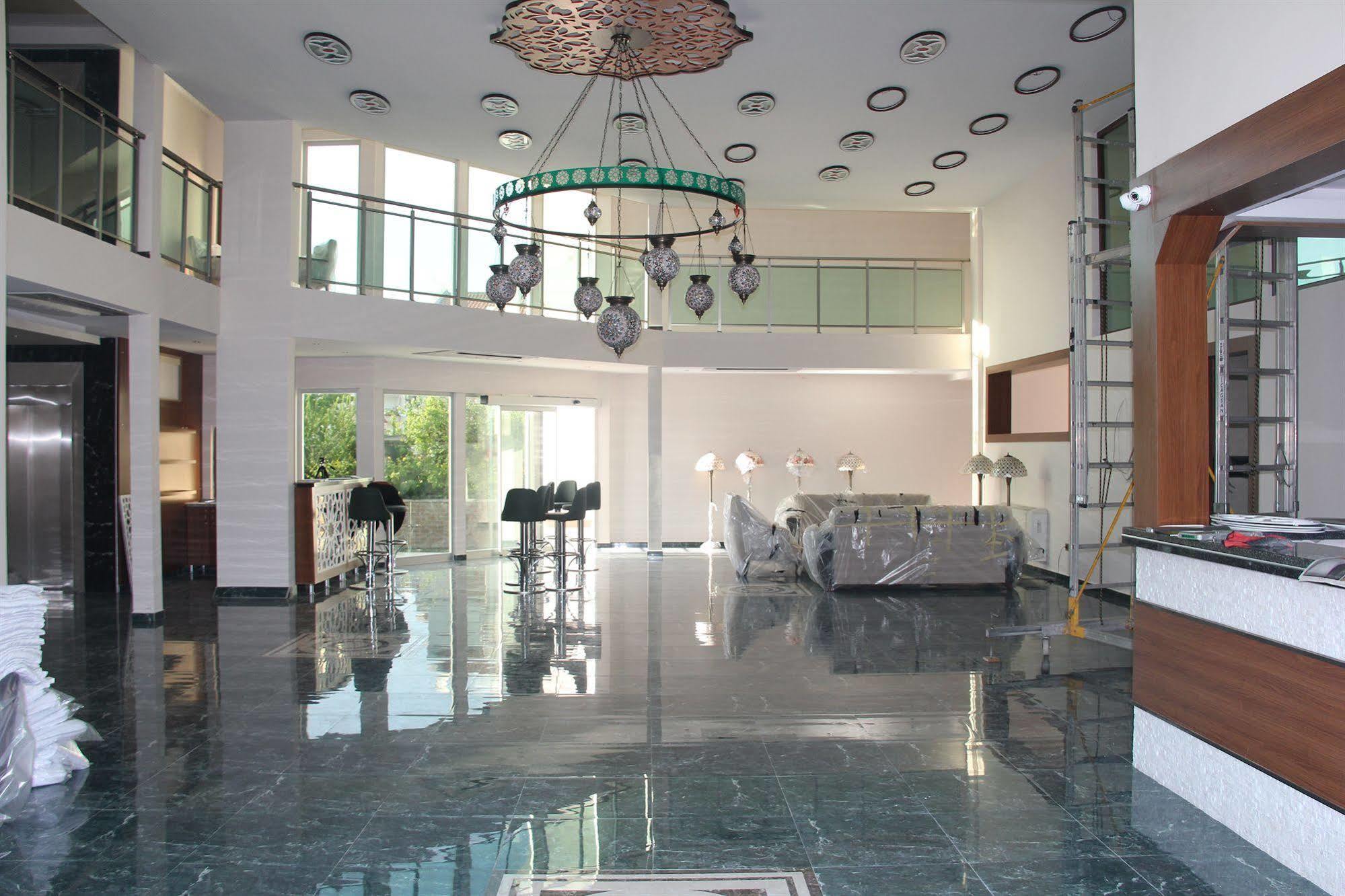 Malahit Exclusive Hotel 2*