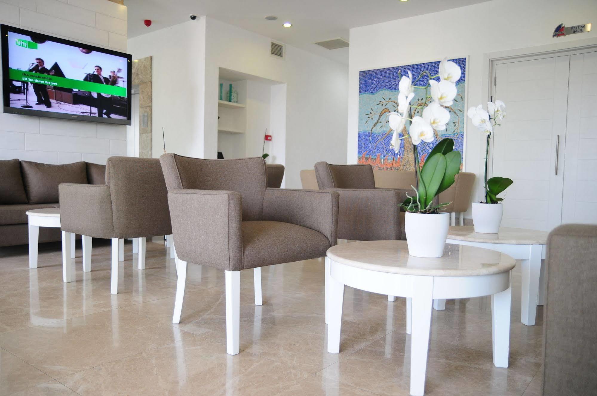 Hotel Alesta Yacht 4*
