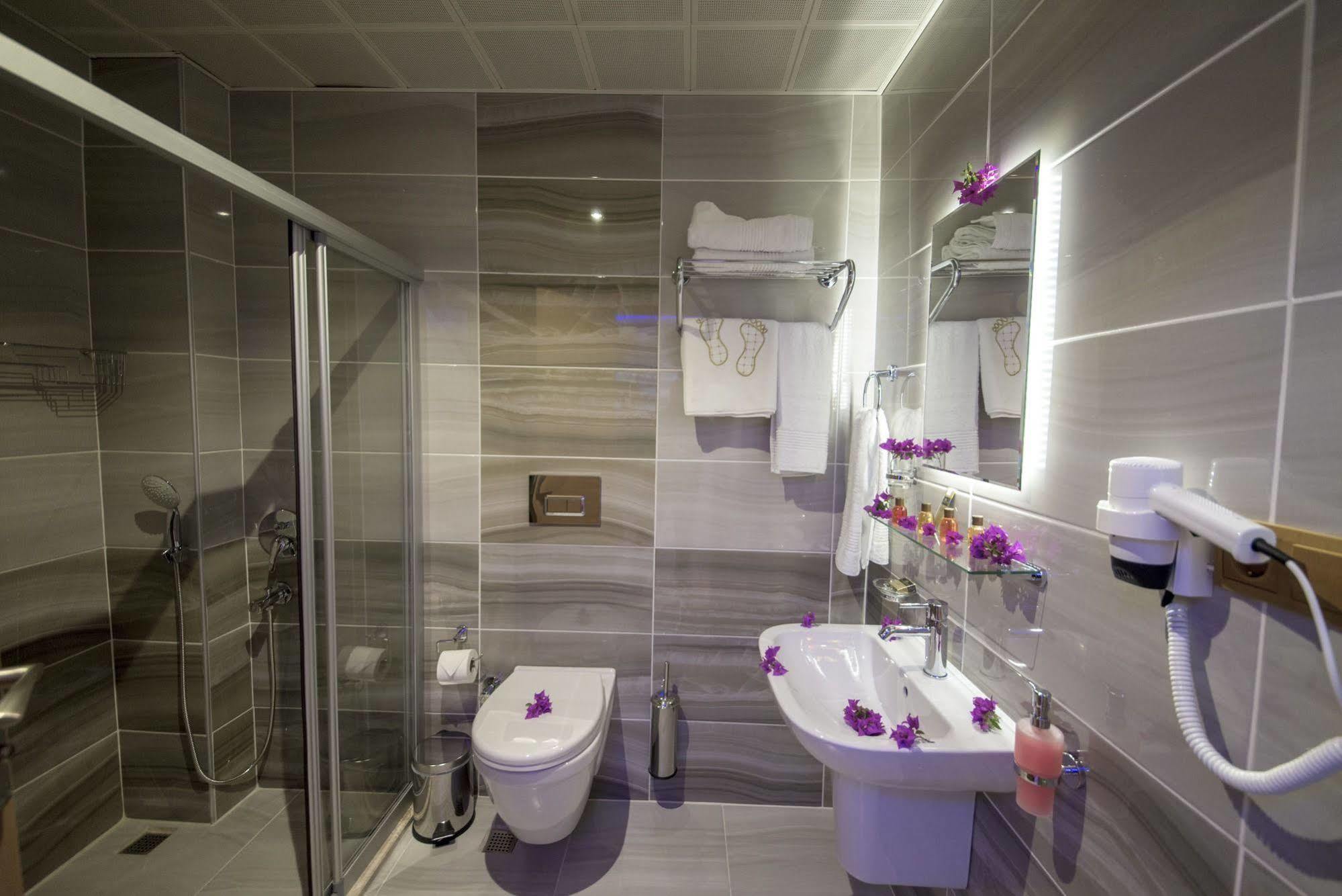 Hotel Kayi 2*