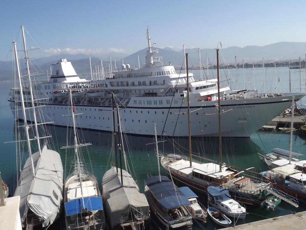 Alesta Yacht Hotel 4*