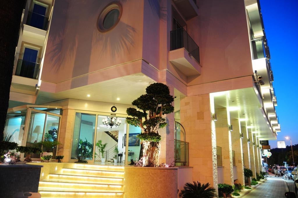 Alesta Yacht Hotel 4*