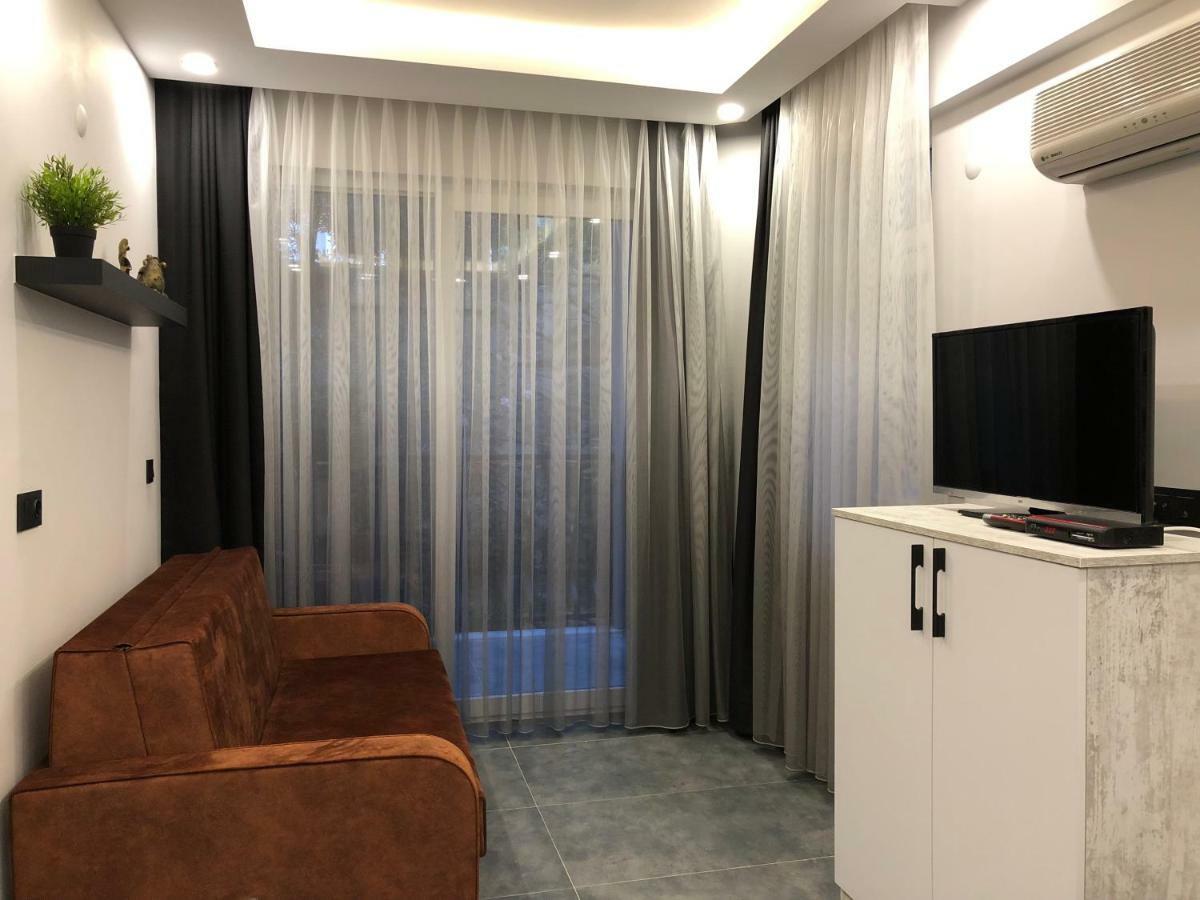 Platinum Apartment *