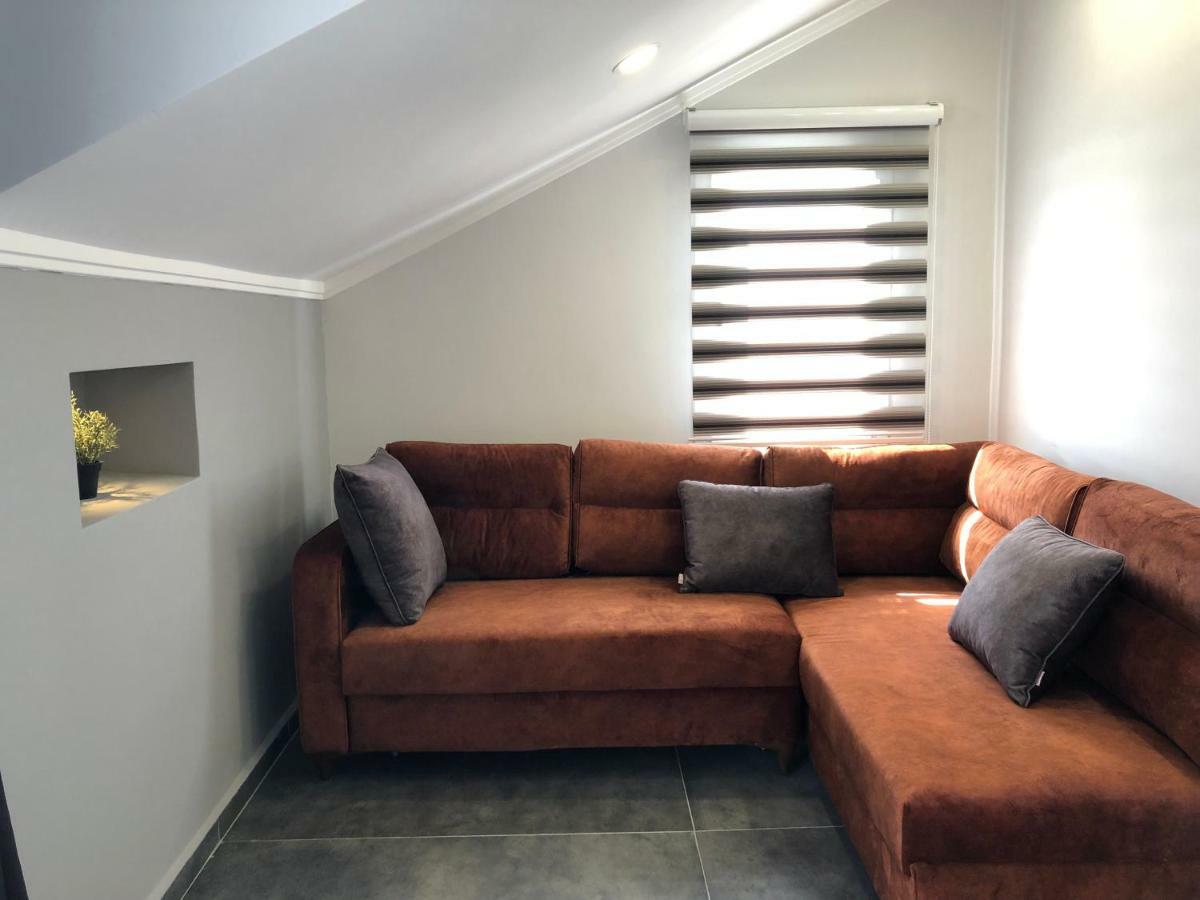 Platinum Apartment *