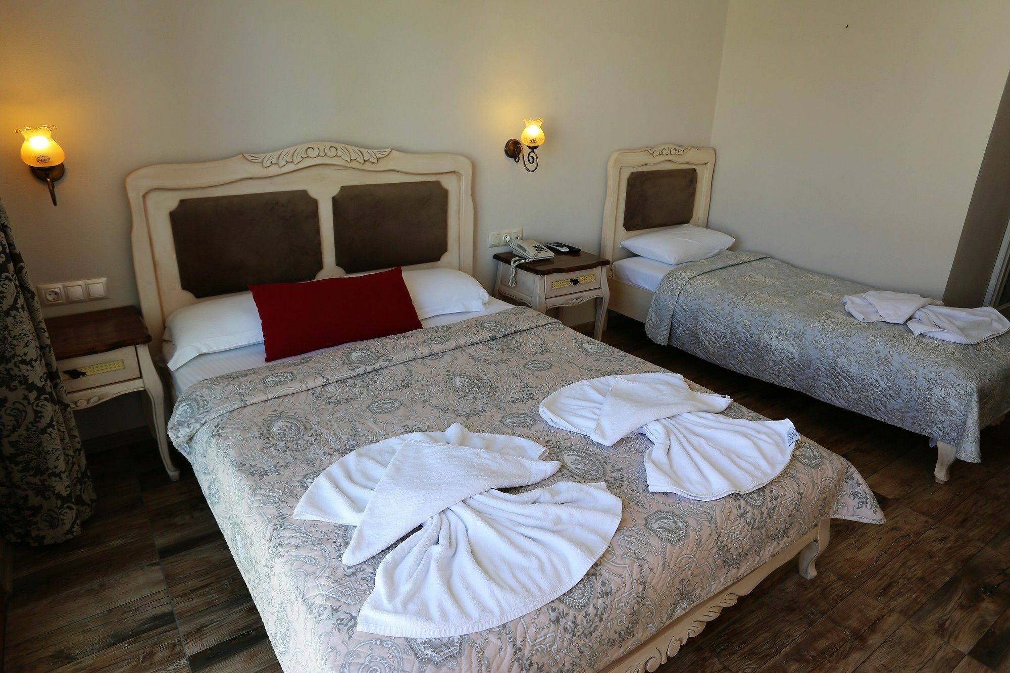 Hotel Q&s Cennet Life