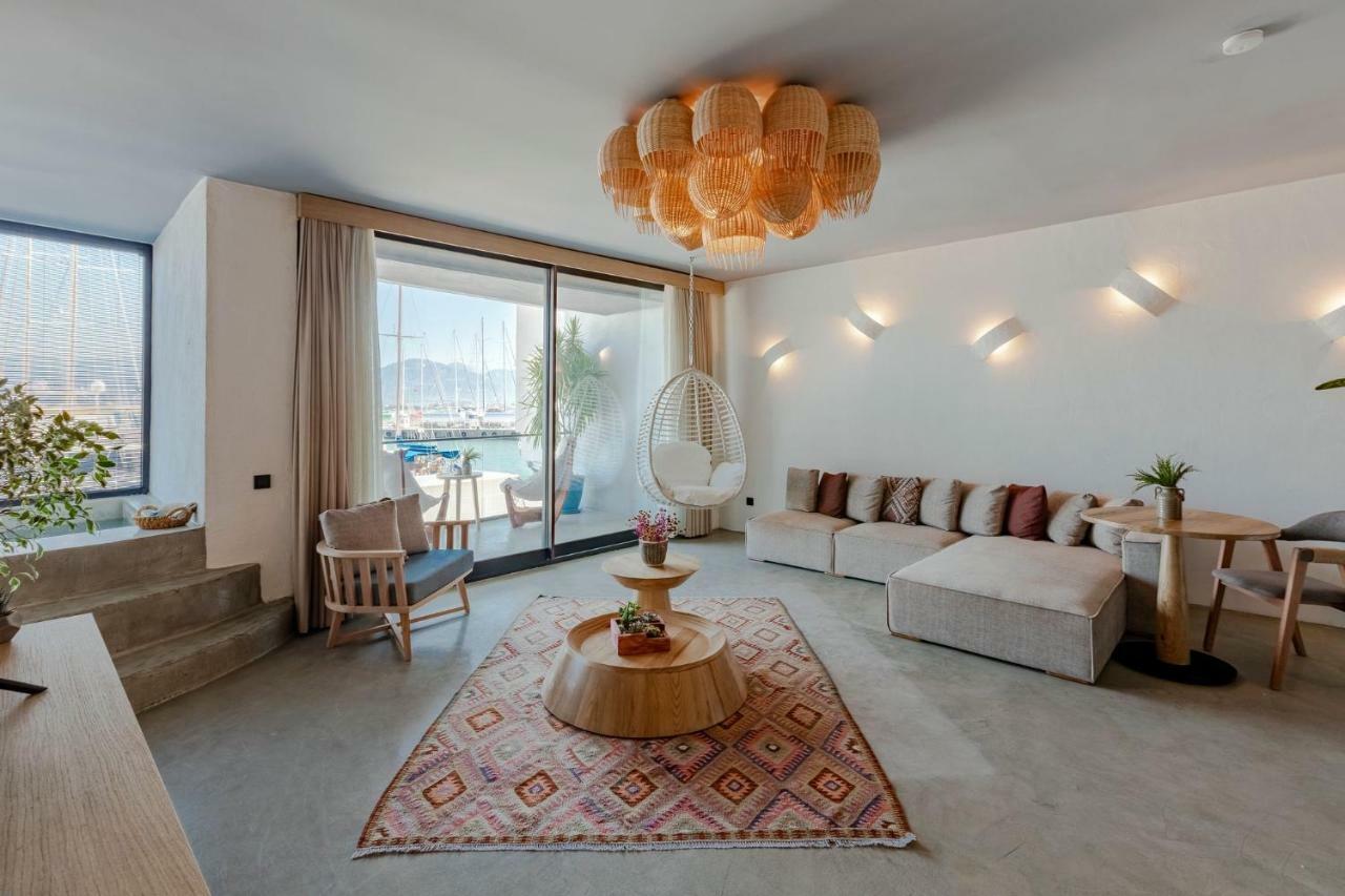 Harbour Hotel