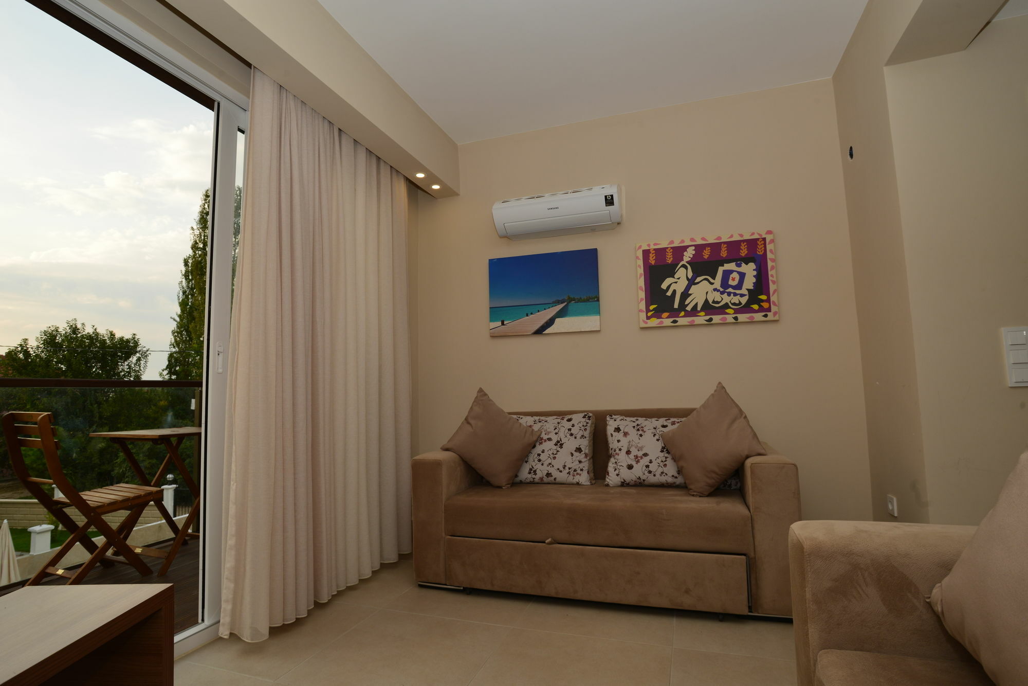 Lighthouse Natalia Aparts Apartment