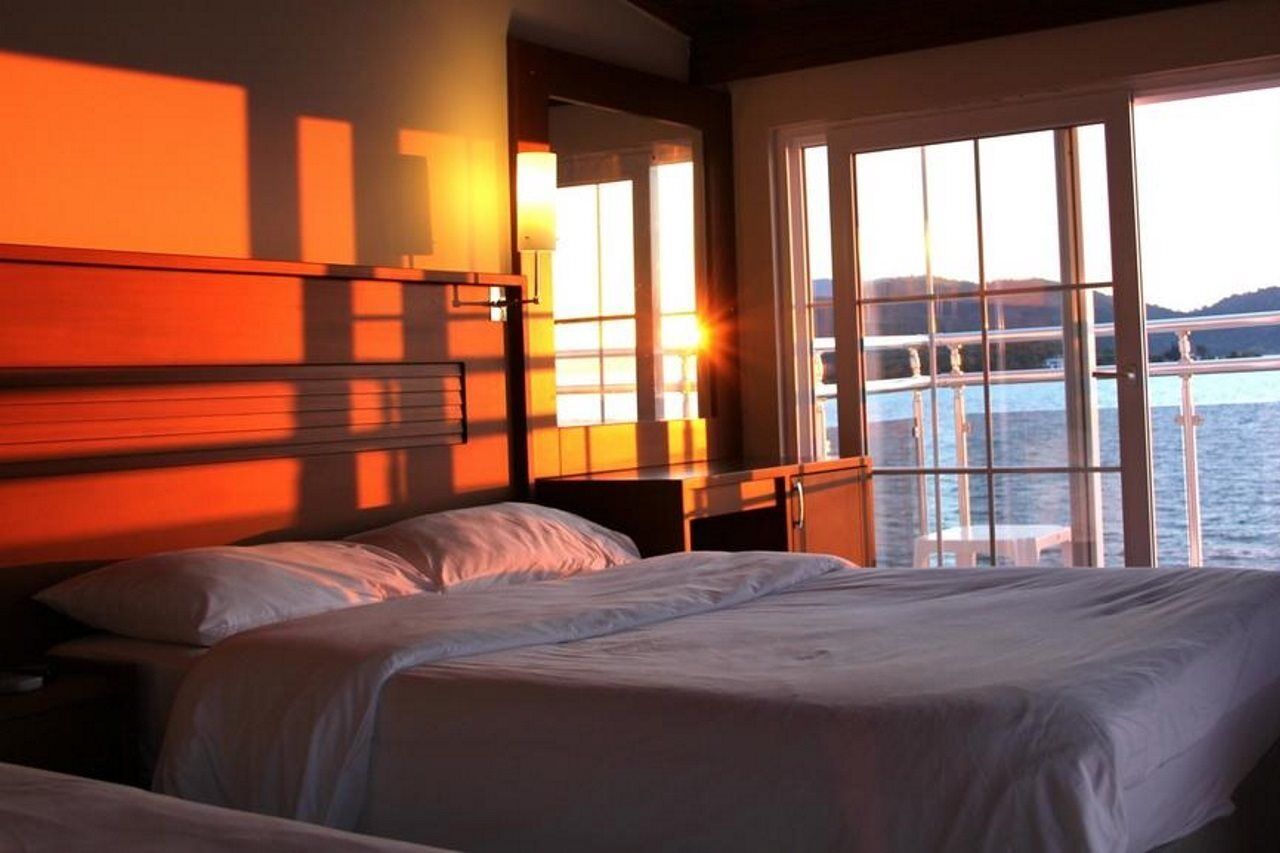 Hotel Makri 3*