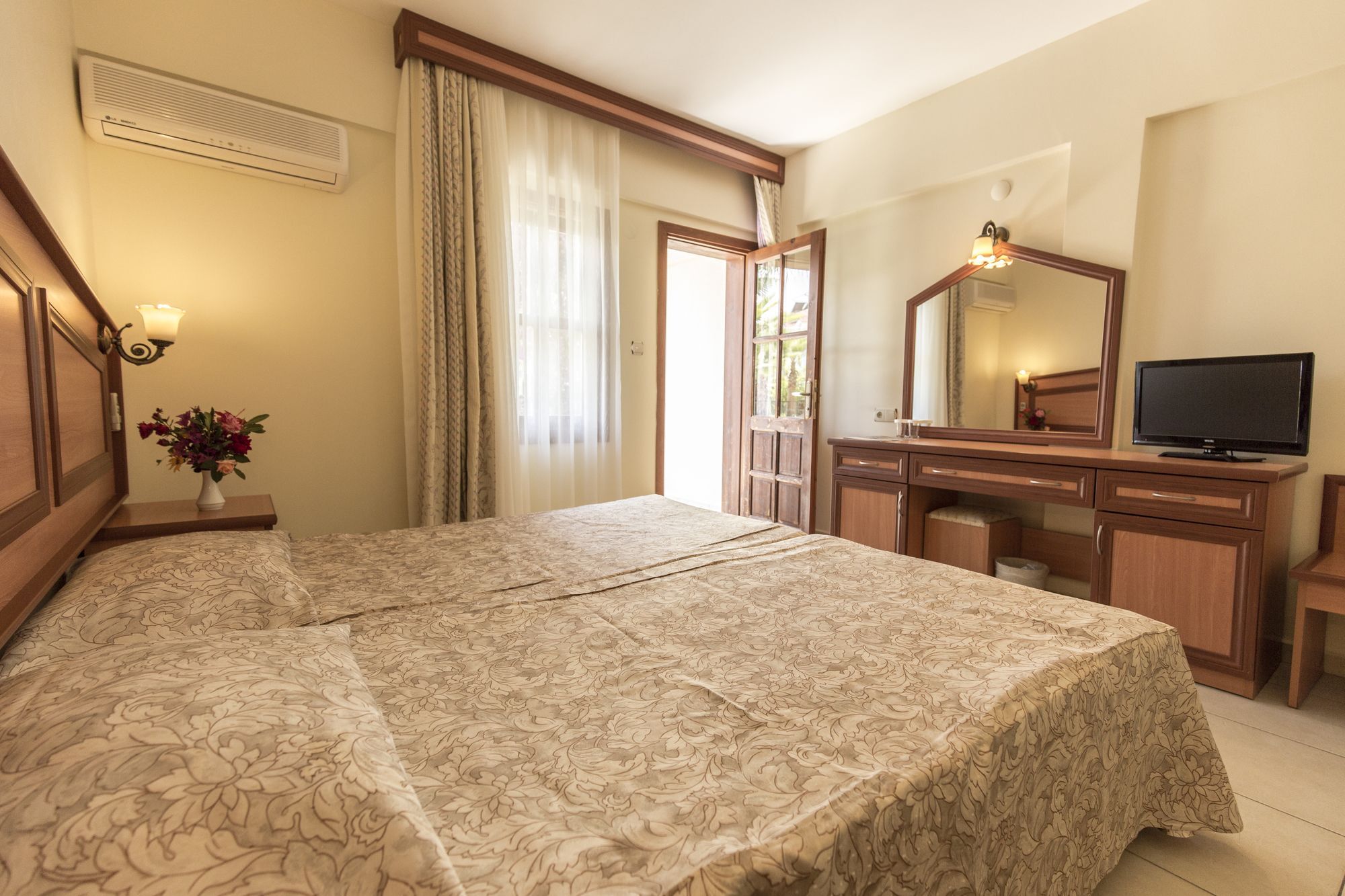 Otel Katranci Park 3*