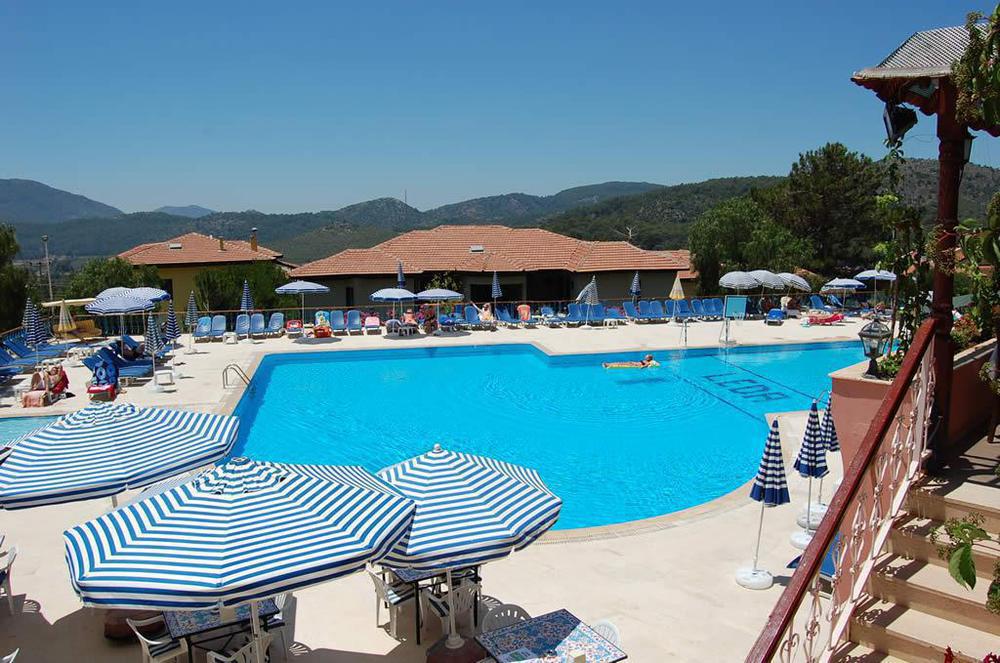 Leda Hotel 3*
