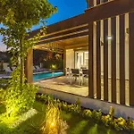 Bella- 4 Bedroom Holiday Villa in Oludeniz