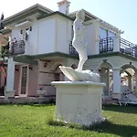 Villamare-Pearl