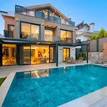 Luxury And Special Design Villa In Hisaroenue Center -Villa Bling Premium