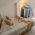 Sunset Beach Club Aqualettings Dolphin 4