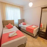 Sunset Beach Club Aqualettings Dolphin 4