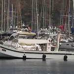 Alesta Yacht Hotel