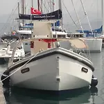 Alesta Yacht Hotel