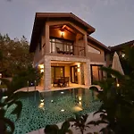 Volans Suites Villas