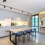 Oasis Retreat Lux And Elegance