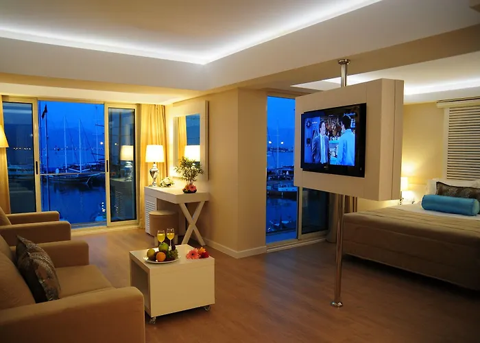 Alesta Yacht Hotel