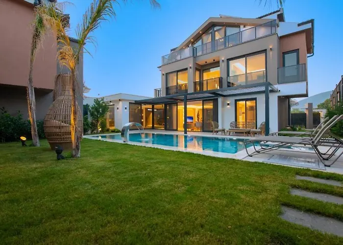 Luxury And Special Design Villa In Hisaroenue Center -Villa Bling Premium