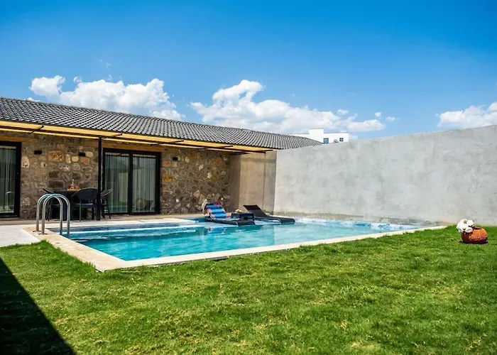 Villa Yar 1