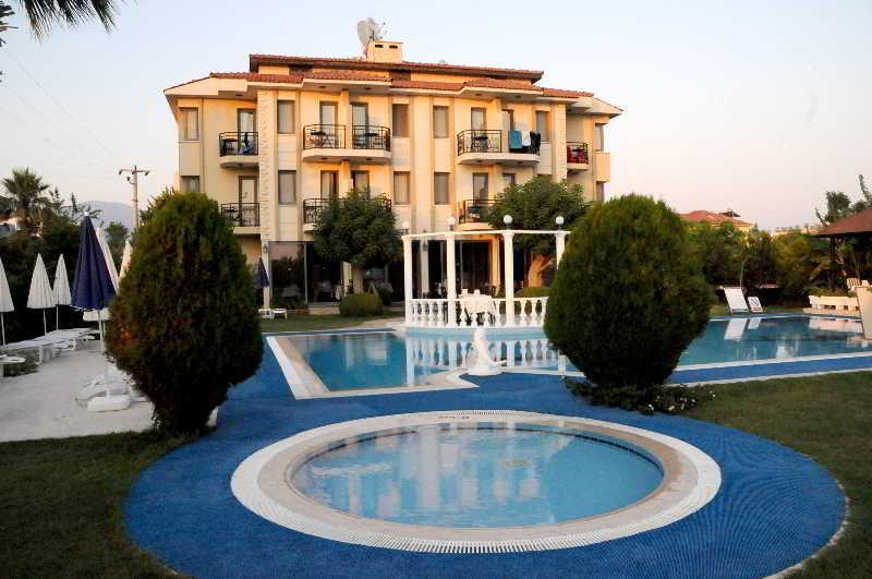 Golden Moon Otel